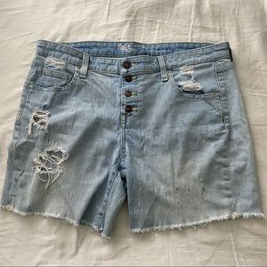 Light Wash Distressed Boyfriend Denim Shorts